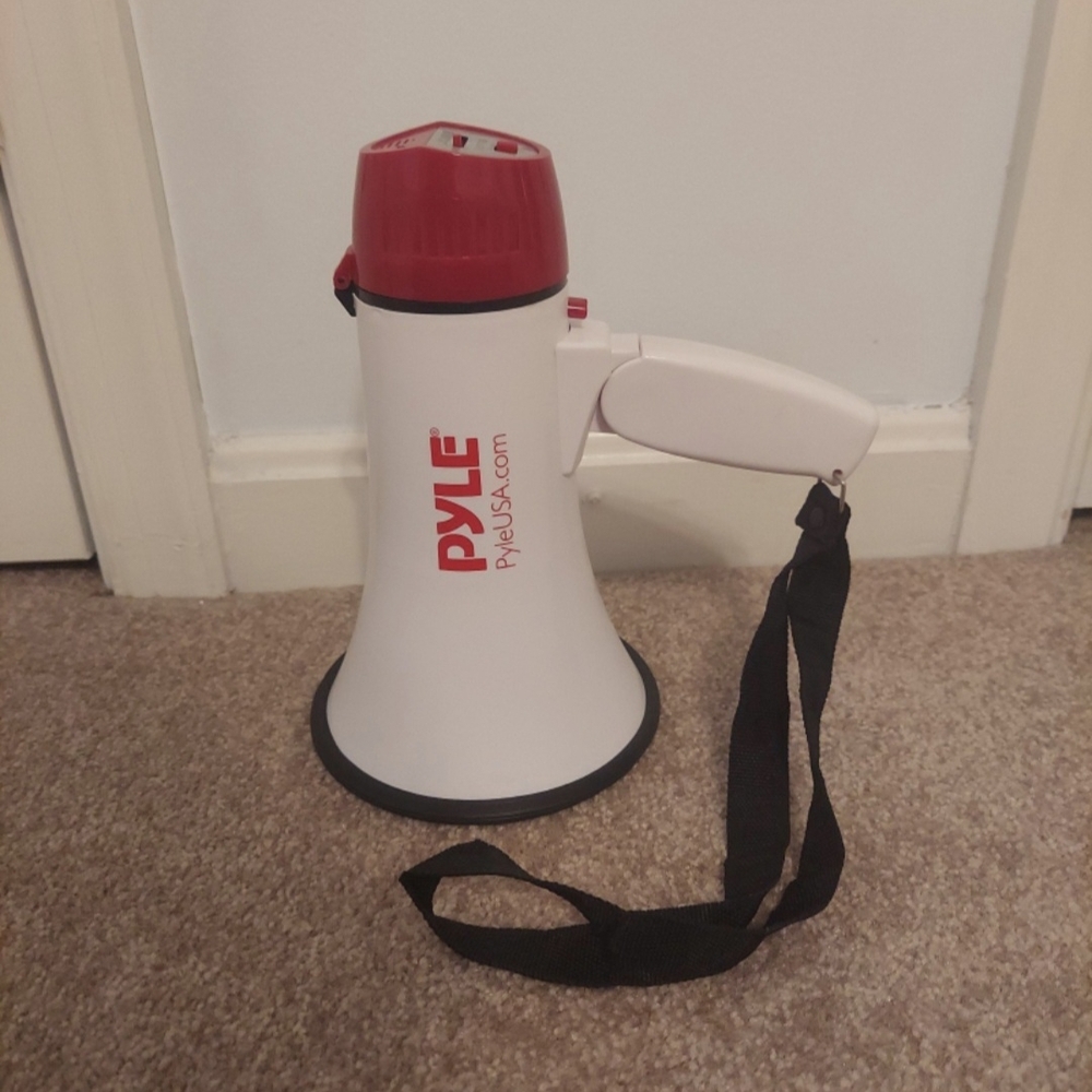 Pyle Red and White Megaphone